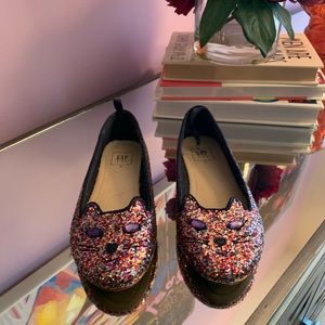 Toddler 2 GAP flats